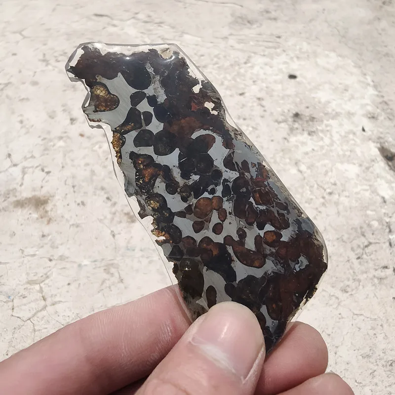 

Ломтик оливкового метеорита 25,5 г, Serico Кения, образец оливкового метеорита, натуральный материал метеорита, орнамент, образец