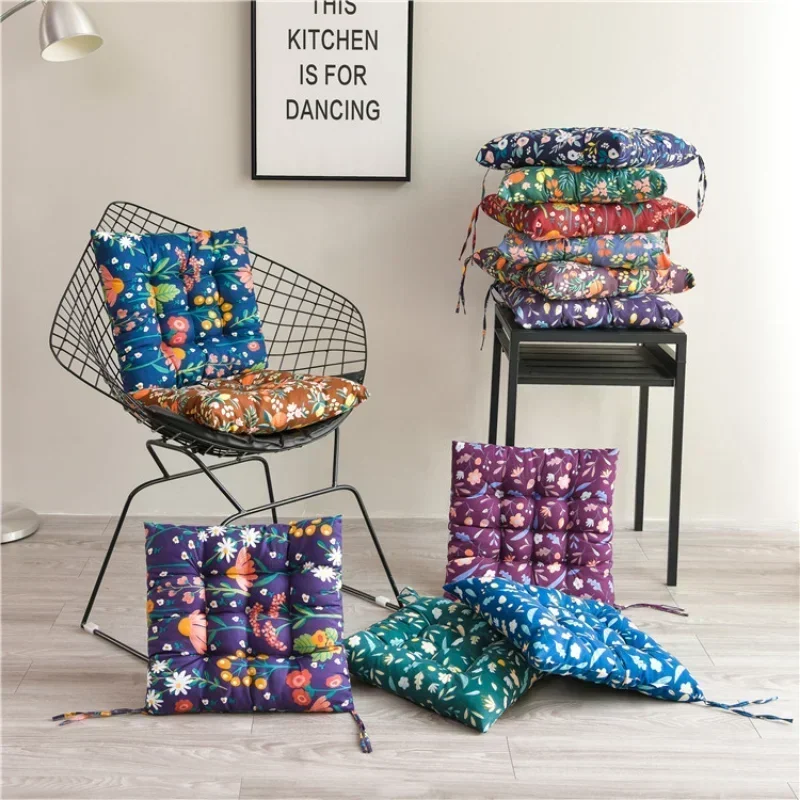 Квадратная подушка для стула