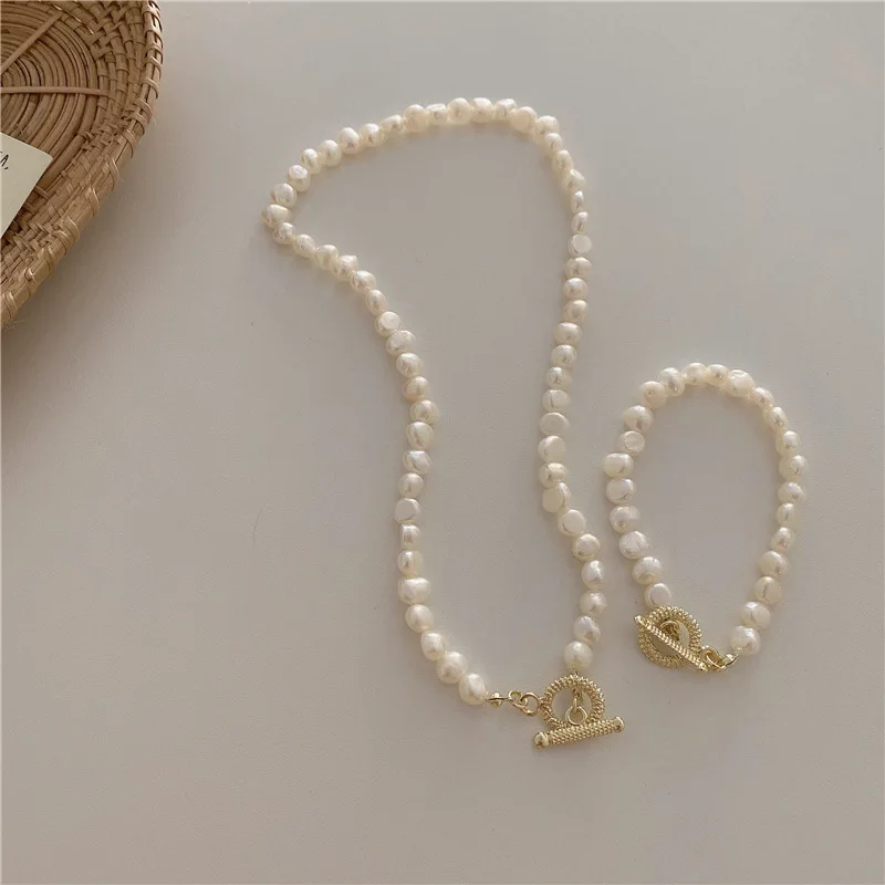 

Minar Korea Nature Freshwater Pearl Chokers Necklace for Women Gold Color Copper Toggle Clasp Circle Pendant Necklaces Jewelry