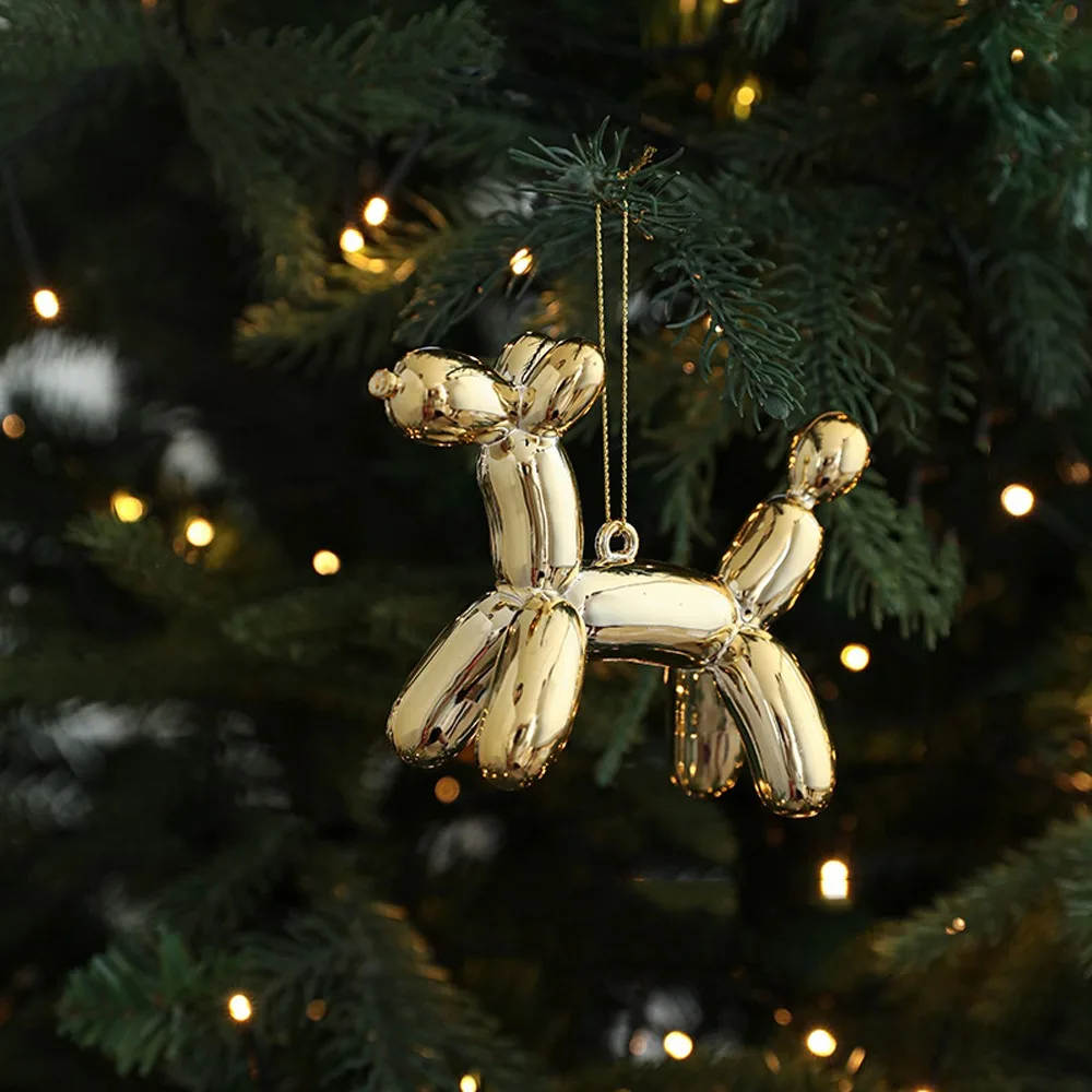 

Пластиковая новогодняя подвеска в виде елки