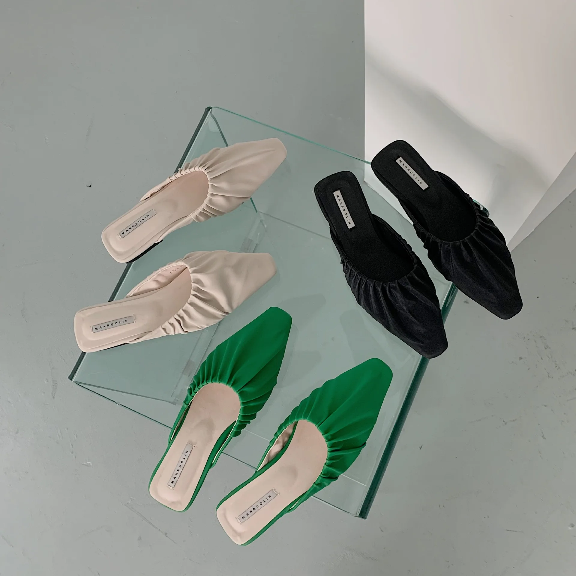 

2022 Women Sandals Fashion Flat Shoes Female Slides Women's Slippers Breathable Lightweight Ladies Non-slip Slippers Large Size