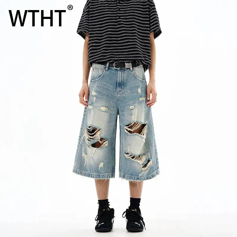 Фото Мужские джинсовые шорты WTHT Fashion с градиентным эффектом, рваными краями и винтажным дизайном, летние, свободного кроя, в стиле High Street, модель 2026, 2A3127 №1