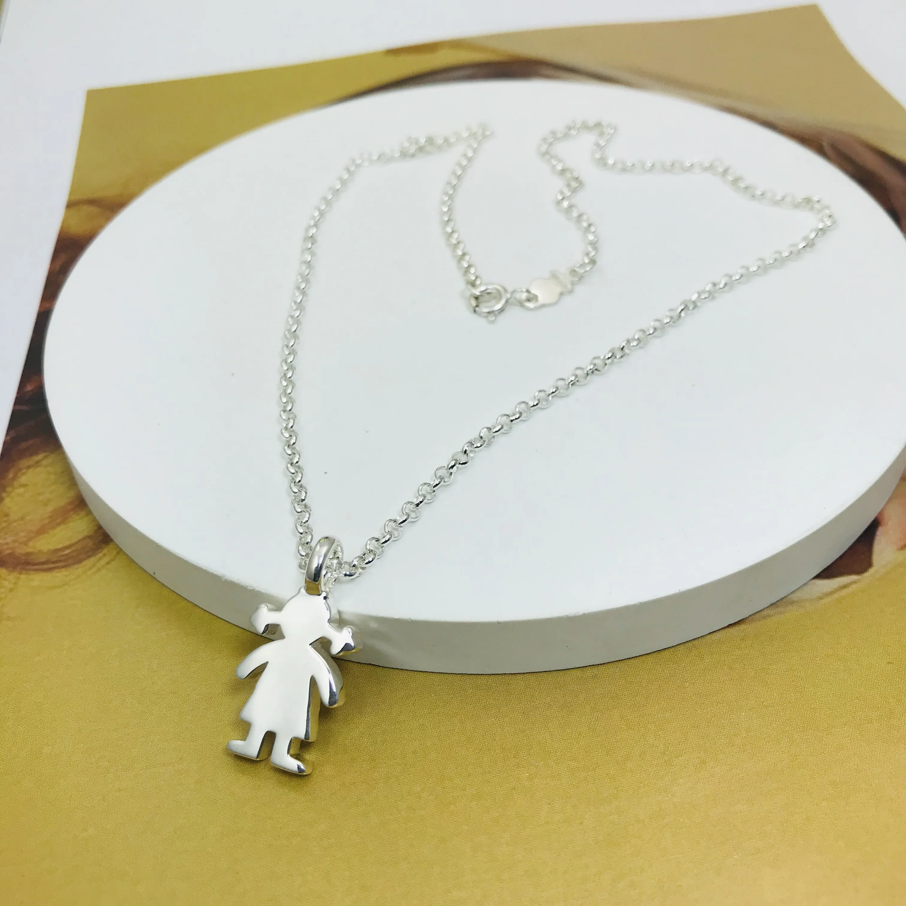 Женское ожерелье из серебра 2022 пробы с подвеской |