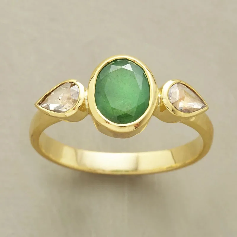 

Gu Li 2022 Fashion Gold Color Inlaid White Green Crystal Zircon Rhinestone Ring For Women Party Female Jewelry Size 5-11