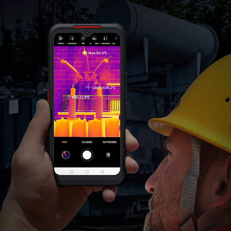 

Смартфон Full HD с четырьмя фотокамерами и функцией ночного видения
