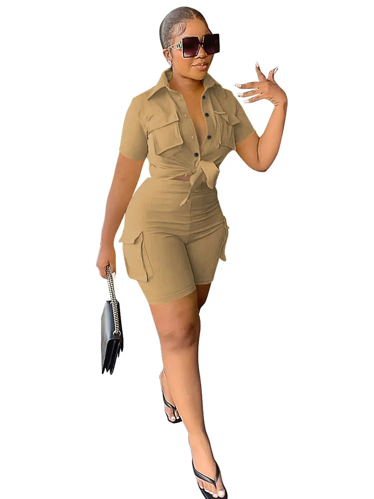 

Женский комплект из двух предметов, с карманами, на пуговицах