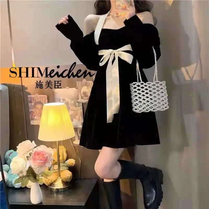 

Новинка 2022, черное бархатное платье во французском стиле Хепберн, темпераментная маленькая черная юбка, женская мода