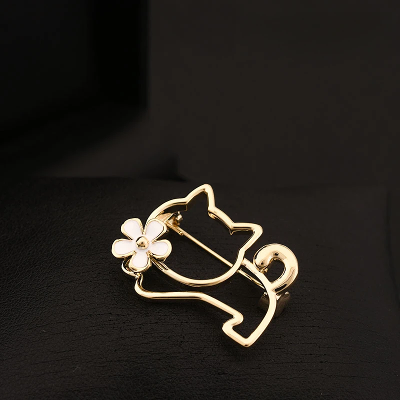 Exquisite Cute Cat Flower Openwork Brooch Women Clouds Rainbown Pin Suit Shirt Neckline Accessories Anti-Exposure Buckle Jewelry
