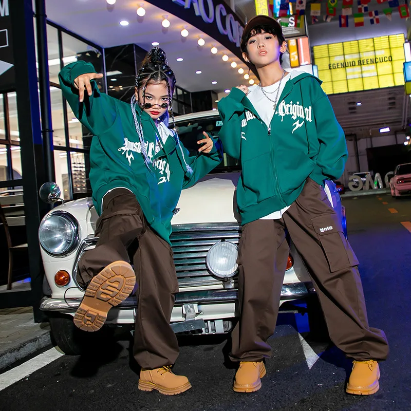 

Куртка с капюшоном и брюки-карго для мальчиков и девочек