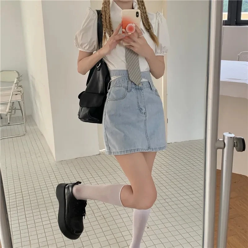 Милая привлекательная облегающая мини-юбка трапециевидной формы с бантом для