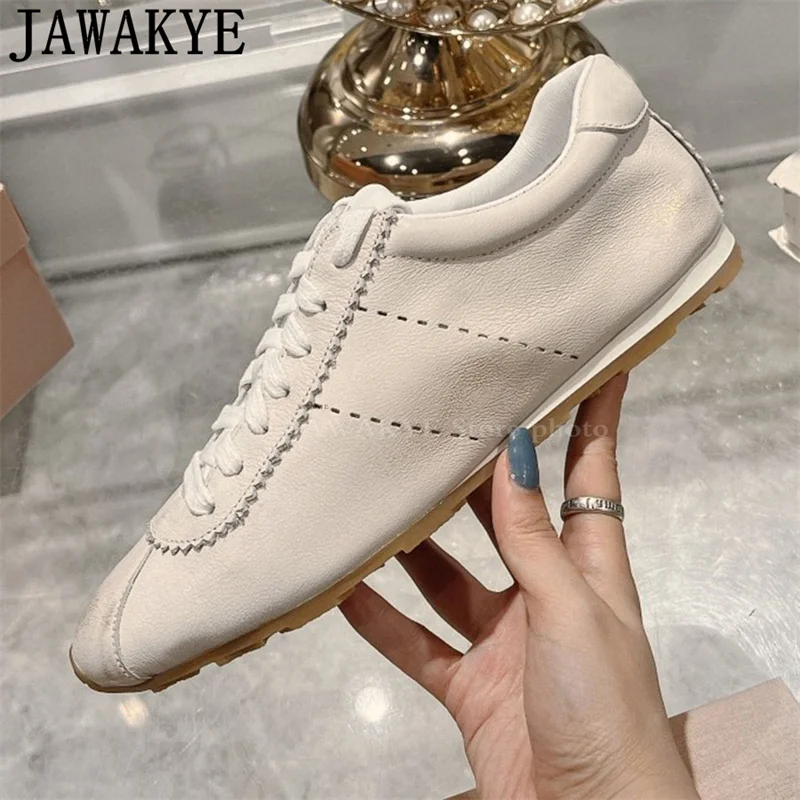 Туфли женские кожаные на шнуровке с круглым носком