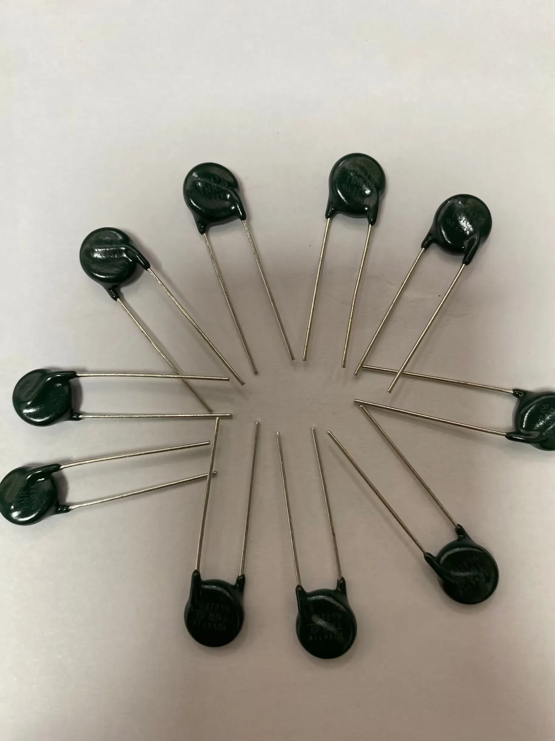 Варисторы 10E431 10D431K 10431 10D471 10E471