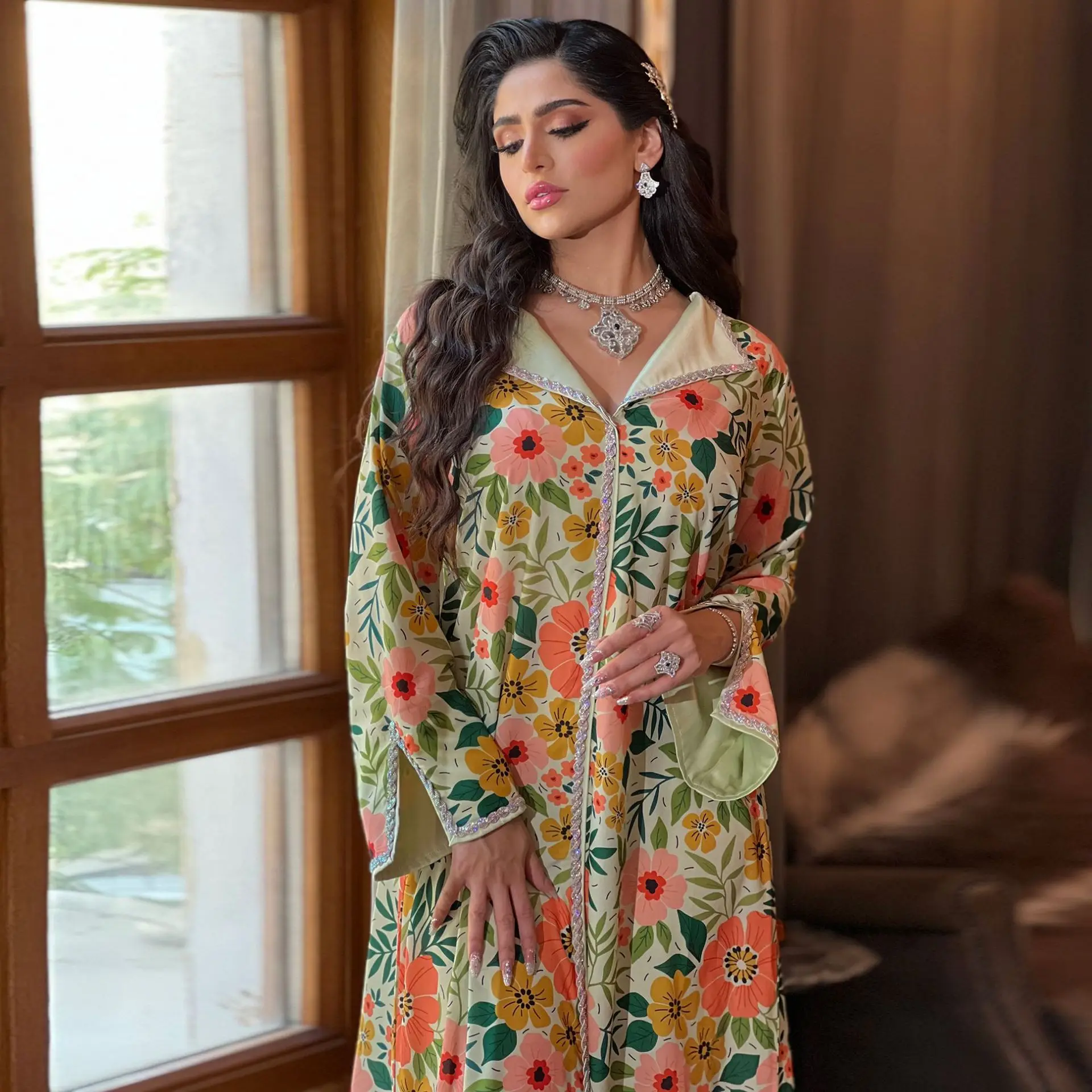 2023 Spring Muslim New Fashion Dress Middle East Gowns Multicolor Floral Printing Long Sleeves Crystals Elegant Ladies Dresses