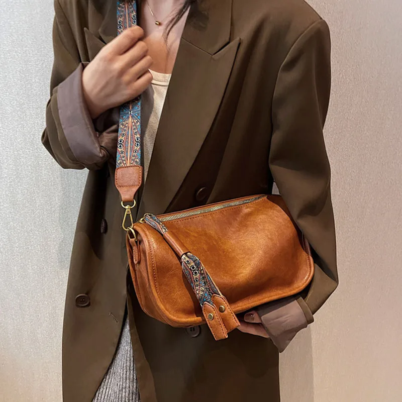 Popular Fashion Wide Shoulder Strap Crossbody Bags Portable Simple Casual Pillow Bag Retro Soft Leather Commute Storage Satchel