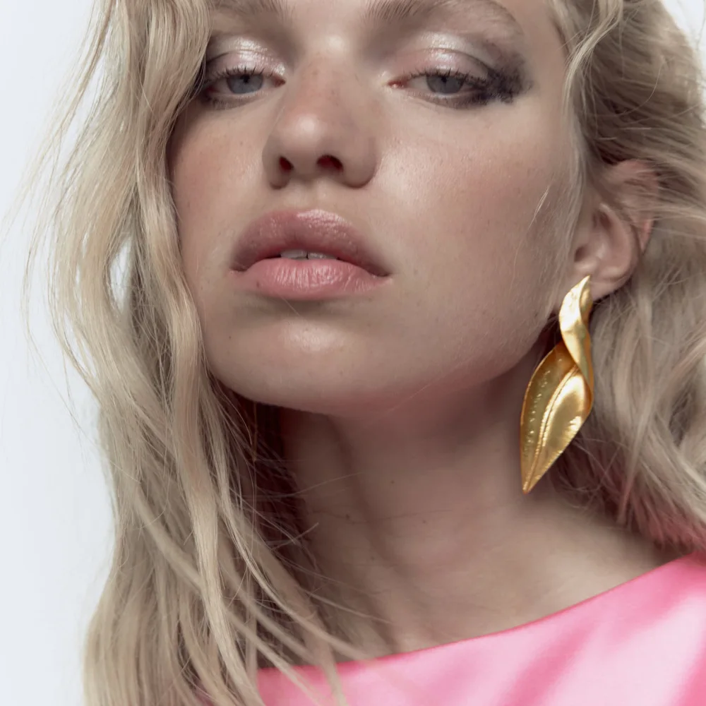 

Za Metal Twisted Leaf Dangle Earrings for Women Gold Silver Plated Flower Statement Earrings Retro Punk Ear Jewelry