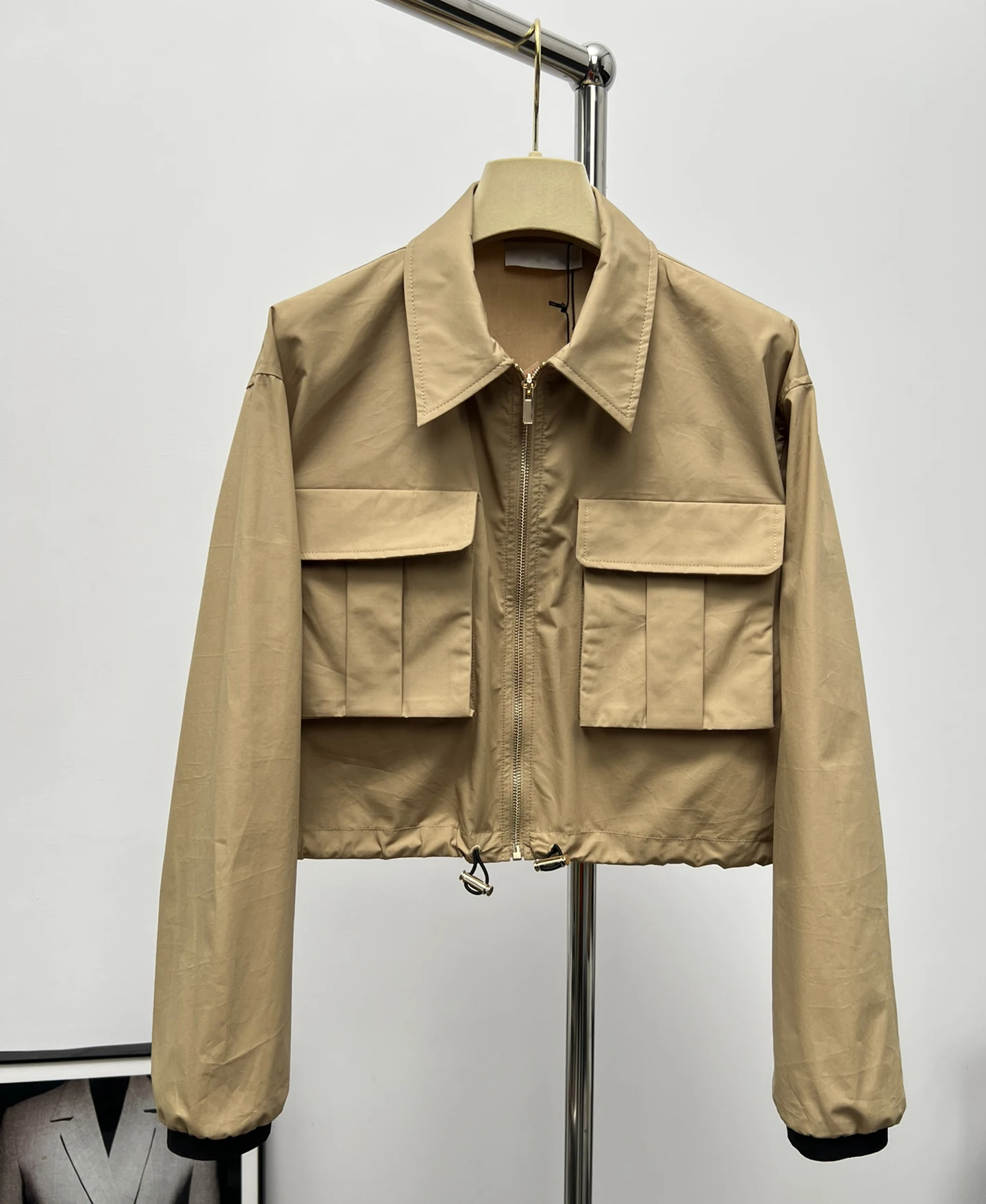 

23 early spring new products khaki tooling wind pocket coat, super versatile artifact practical tooling design wind