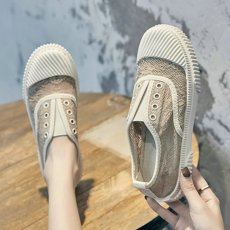 

Ladies Lace Net Shoes Spring and Summer New Flat Breathable Slippers Comfortable Wear-resistant Non-slip Lace Low Top Net Shoes