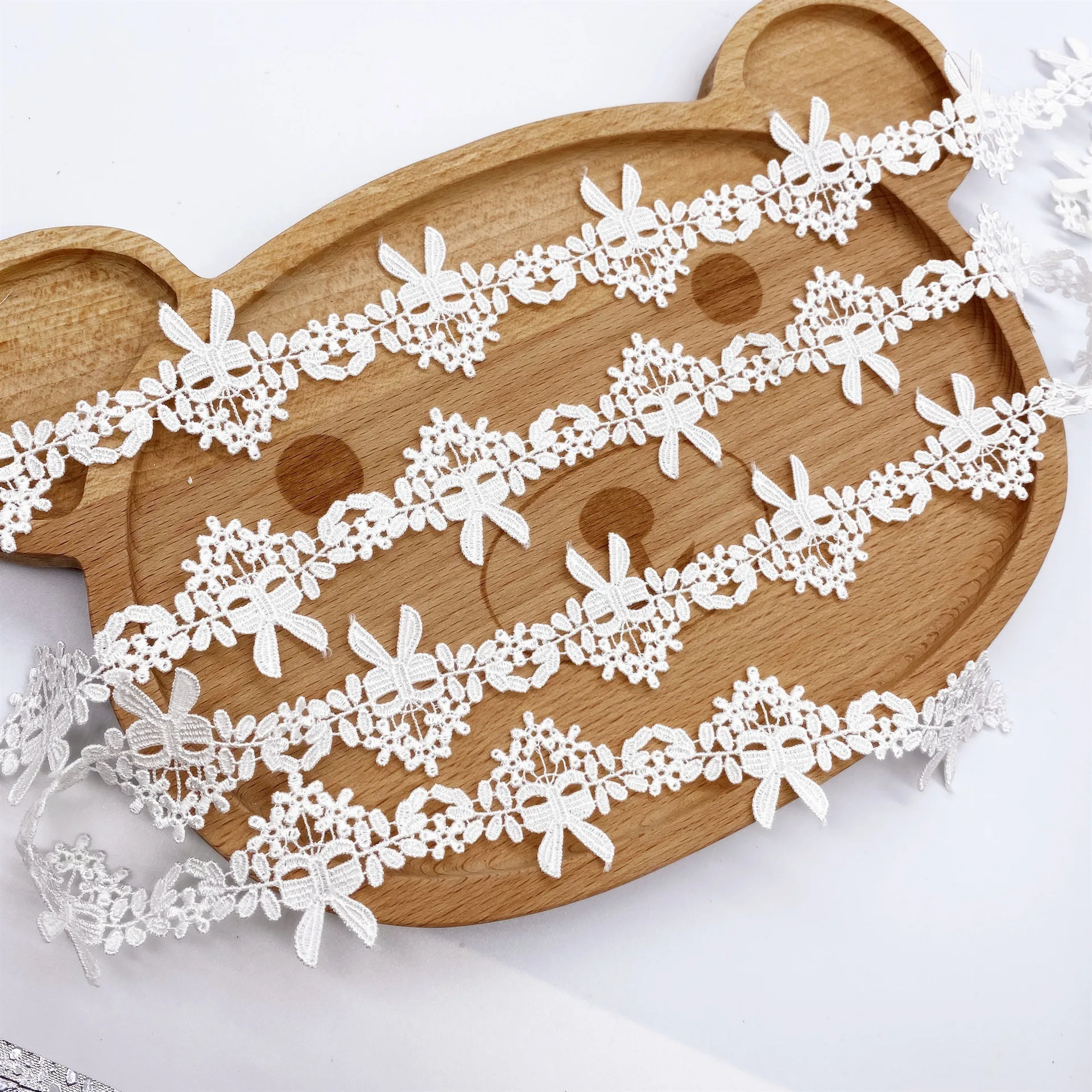 

Water-soluble Polyester Silk Bow Embroidery Lace Accessories