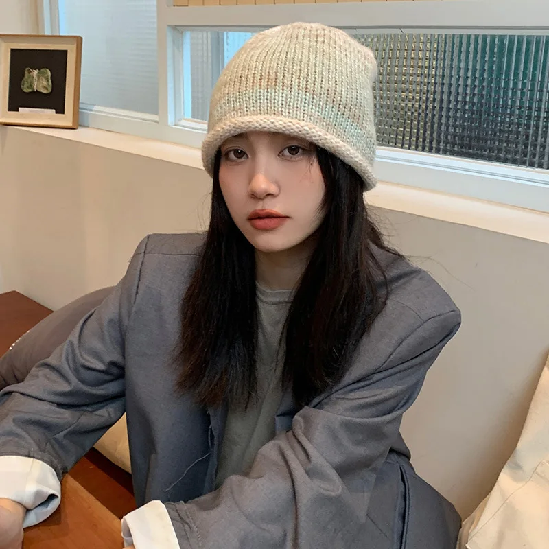 

Корейская версия, женская шапка в полоску с градиентным переходом цвета, осенне-зимняя одежда в стиле ретро, тёплые вязаные шапки, головной ...