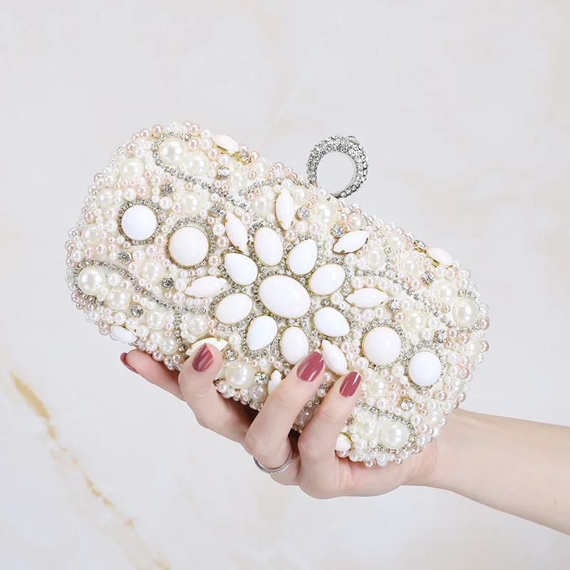 

2022 Chic Beaded Diamonds Women Evening Bags Vintage Embroidery Small Pearl Day Clutch Shoulder Chain Handbags Rhinestones Purse