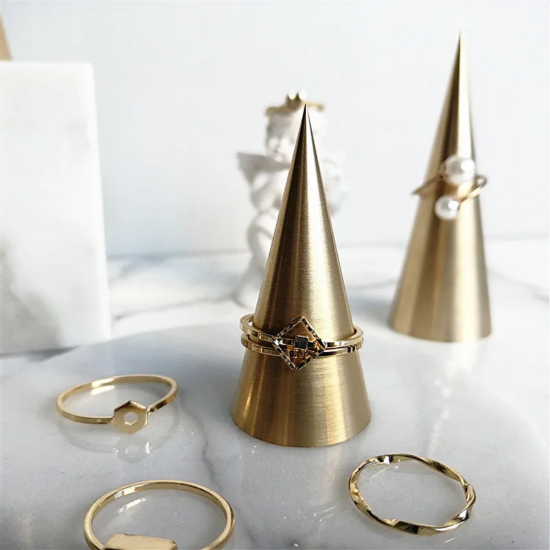 

Подставка для колец