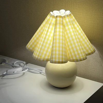 

Pleated Retro Bedside Lamp Pink Glass Table Lamp Ins Girl Decoration Silk Decoration Multicolor Lampshade Lamps for Bedroom
