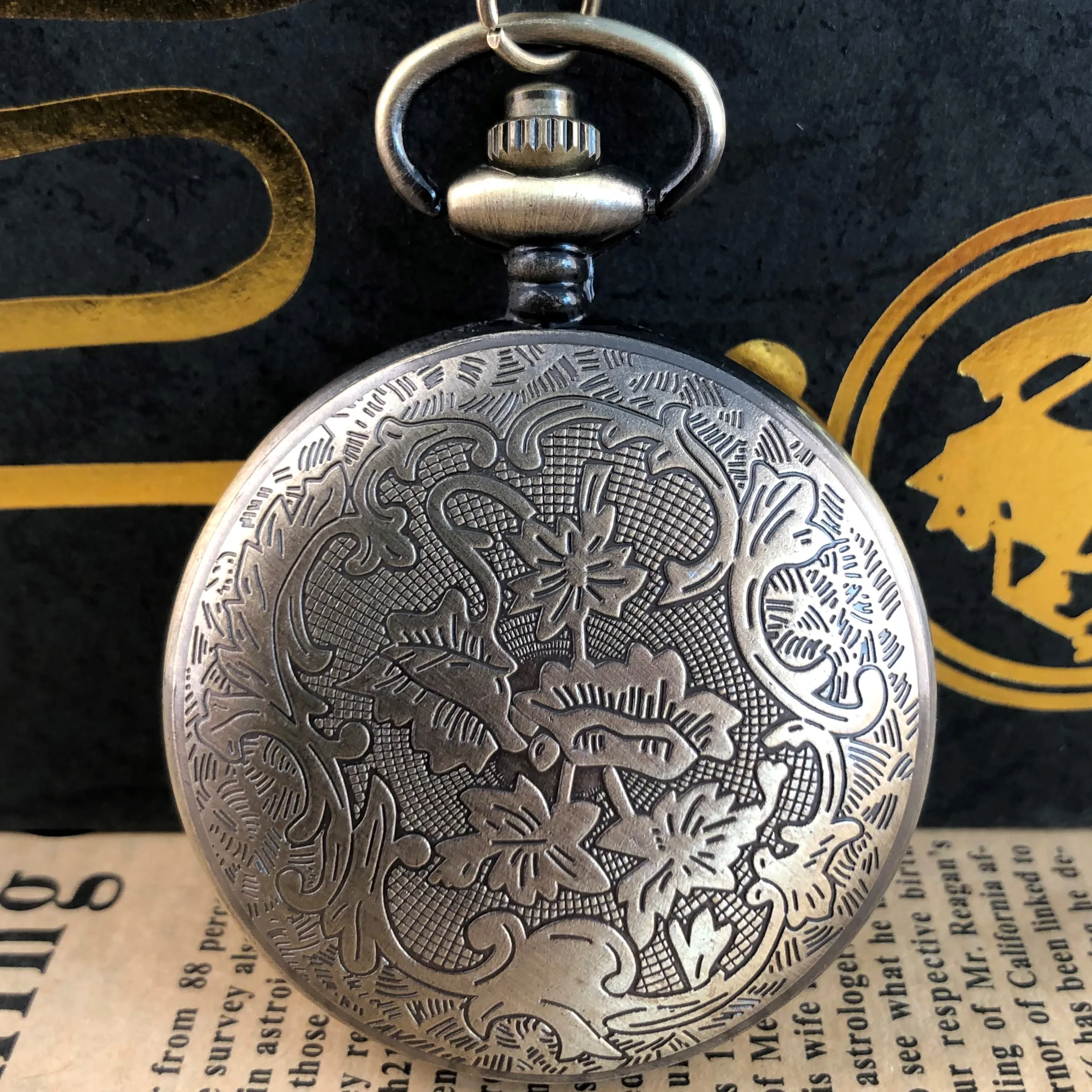 Рисунок 5 - Классические кварцевые карманные часы с логотипом орла