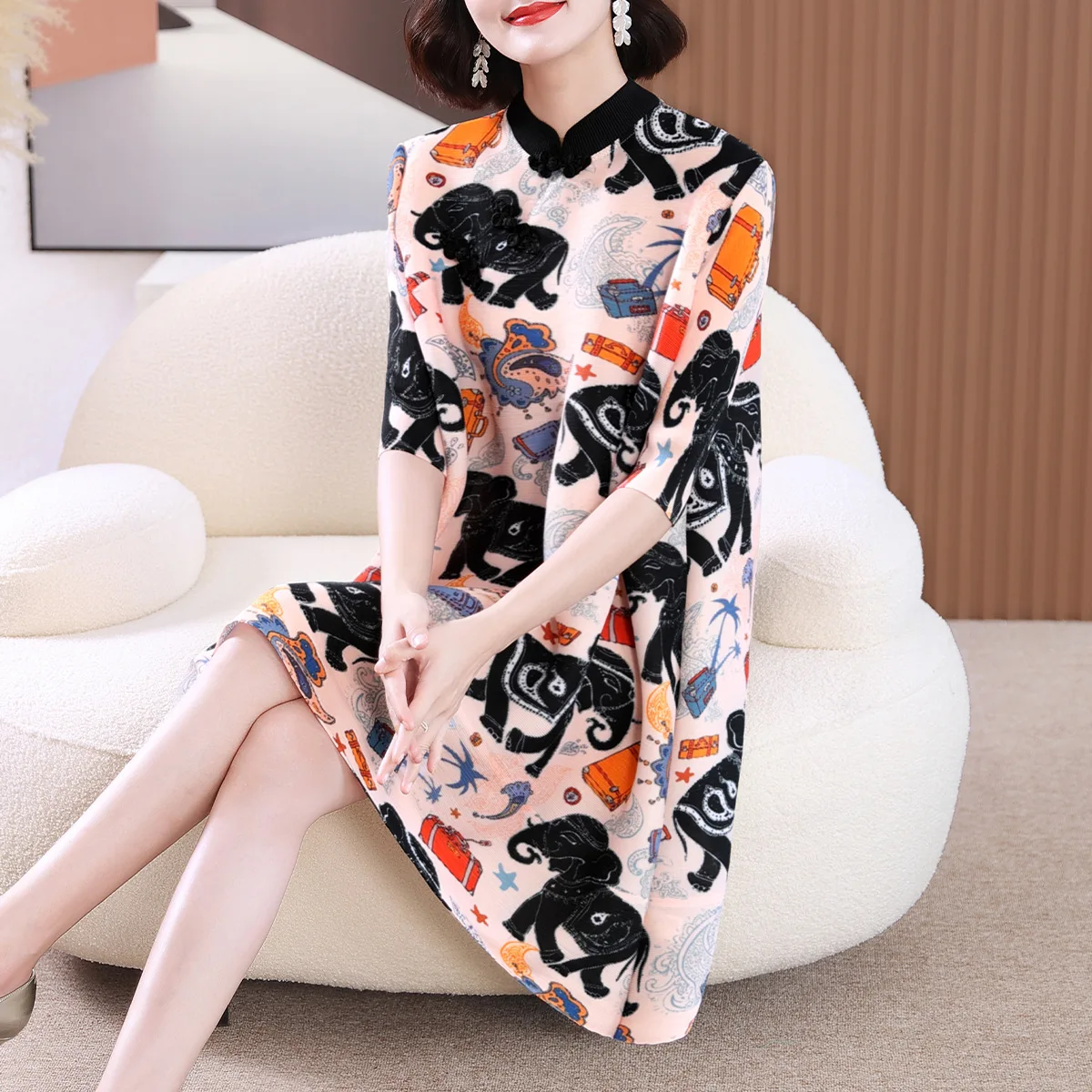 

Винтажное плиссированное платье Miyake Cheongsam, модная летняя одежда для мам среднего возраста 40-50 лет, свободная женская одежда больших размеров