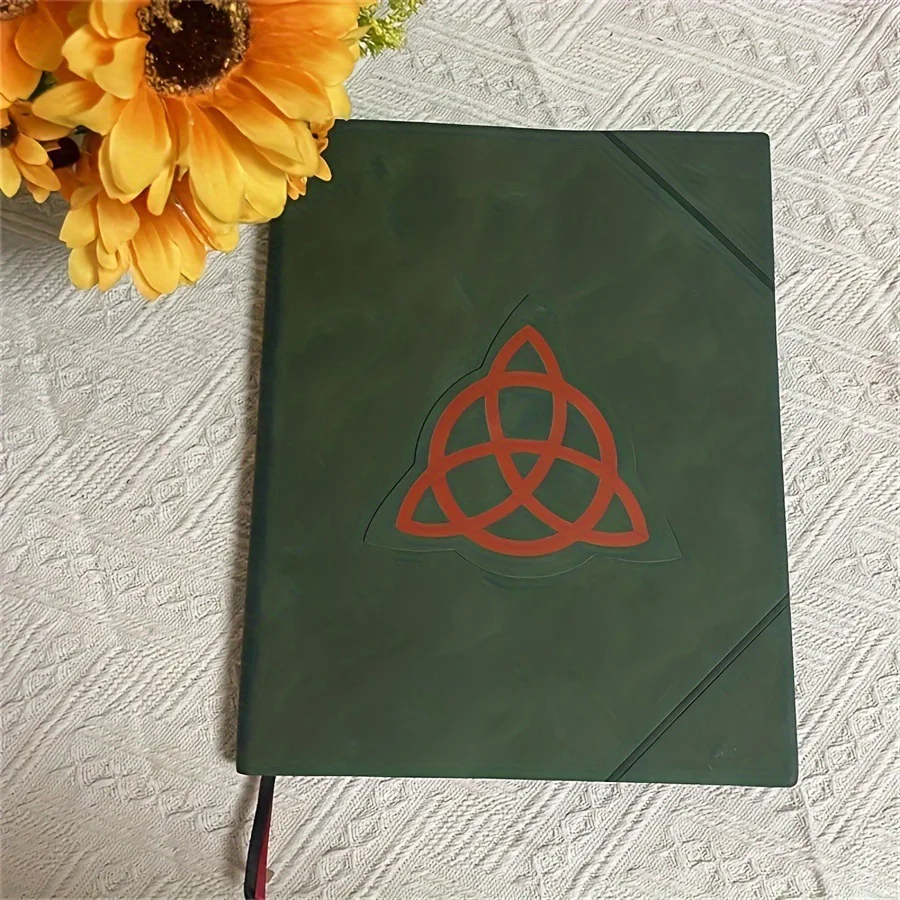 

Волшебная книга теней Spellbooks Зелёная 350 страниц