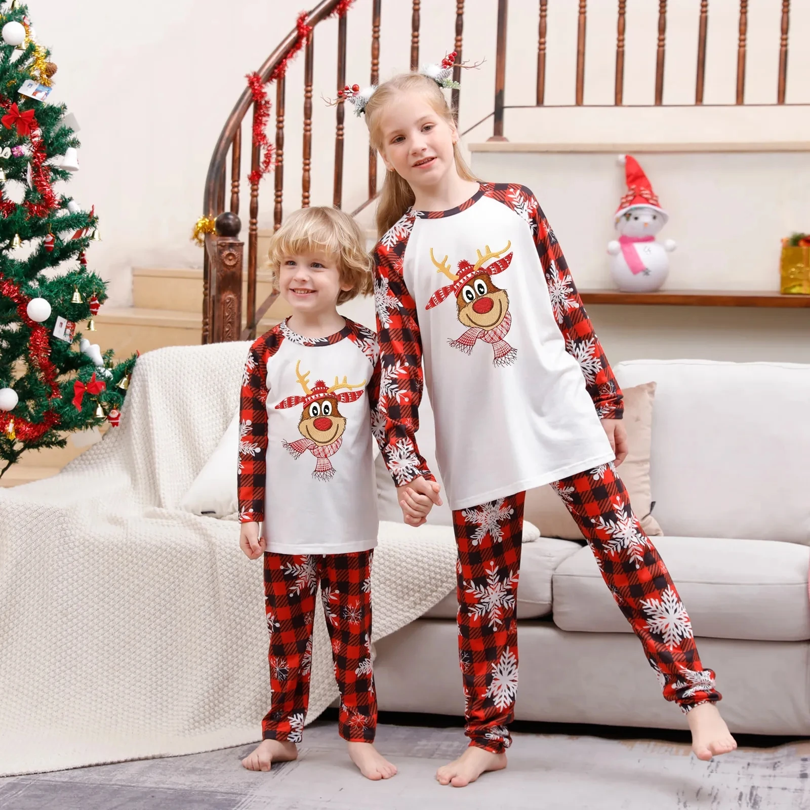 

Mommy Daughter Family Matching Christmas Pajams Cartoon Deer Snowfklake Print Long Sleeve Mother Kids Baby Father Xmas Pjs Set