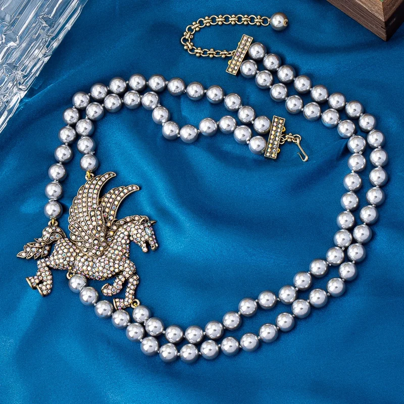 Женское ожерелье с подвеской в виде животного