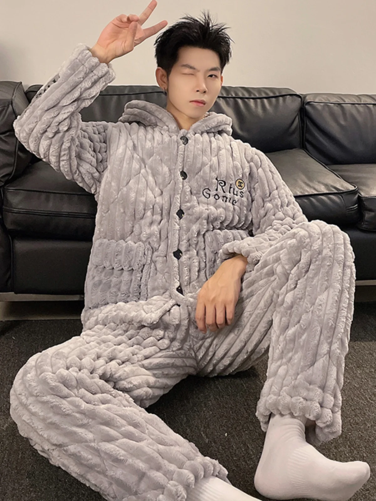 Мужские пижамы с специальной распродажей осенне-зимний трехслойный стеганый