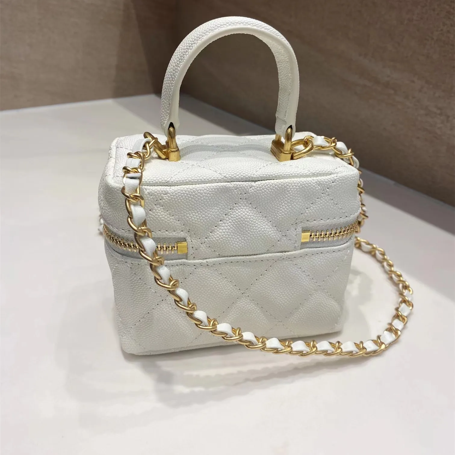 

Высококачественная брендовая сумка в западном стиле Xiaoxiangfeng Lingge, Женская Новинка 2022, кожаная квадратная сумка-мессенджер через плечо