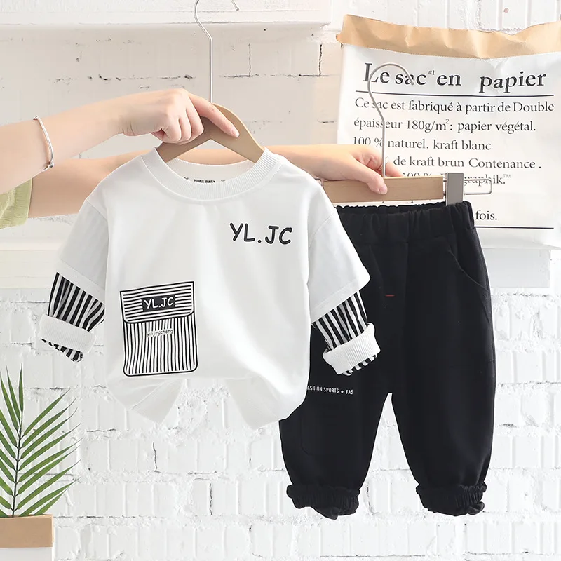 

Осенняя одежда с длинными рукавами для маленьких мальчиков; Детская спортивная одежда в полоску; Комплект для маленьких мальчиков; От 1 до 5 ...