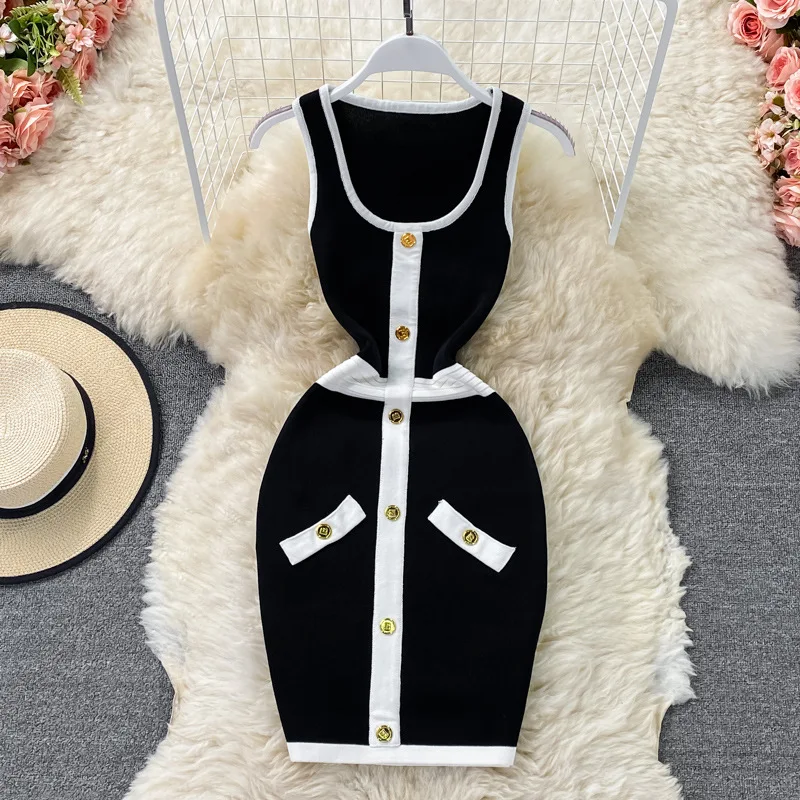 

Женское трикотажное платье-футляр без рукавов, с U-образным вырезом