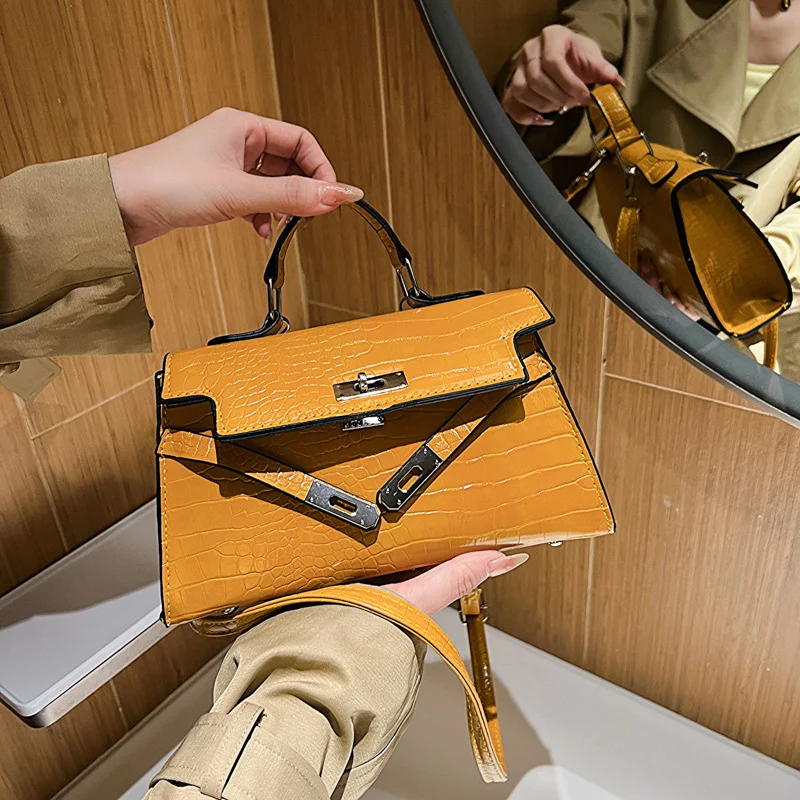 Retro Fashion Handbag New Trend Simple Crossbody Bag Fashion Casual Small Square Bag Female