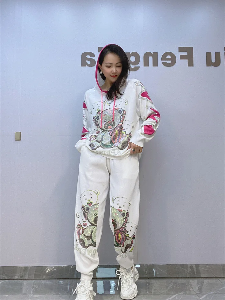 Модные брючные комплекты для женщин на весну и осень с длинным рукавом рисунком