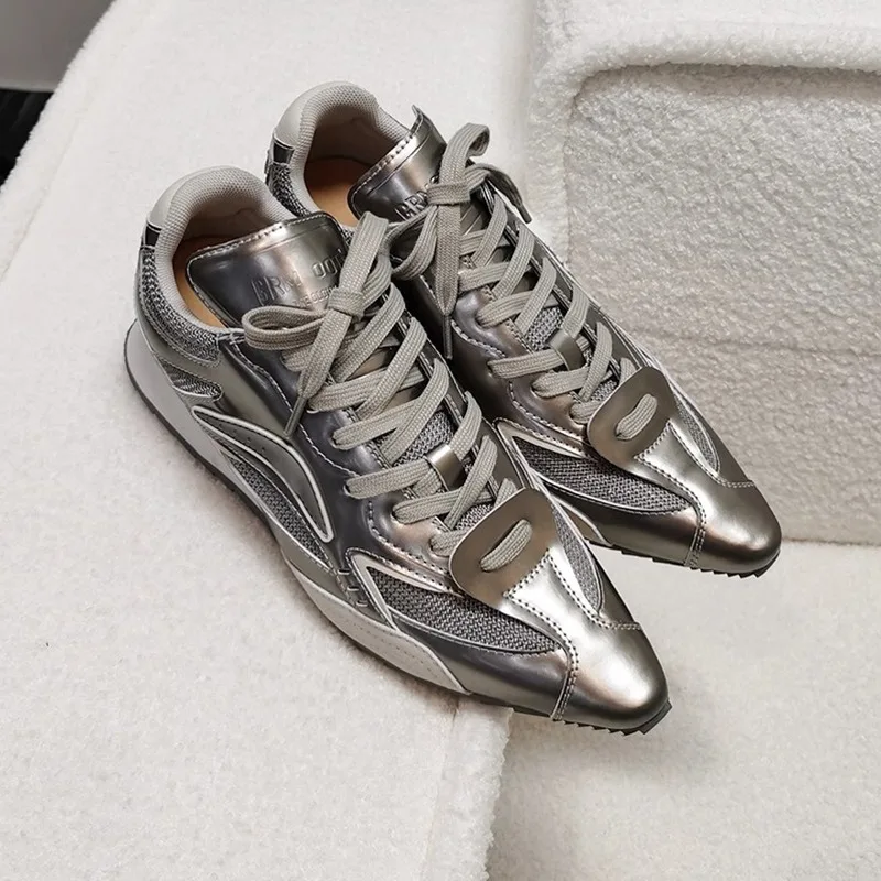 Женские кроссовки на плоской подошве с острым носком спортивные сетчатые туфли