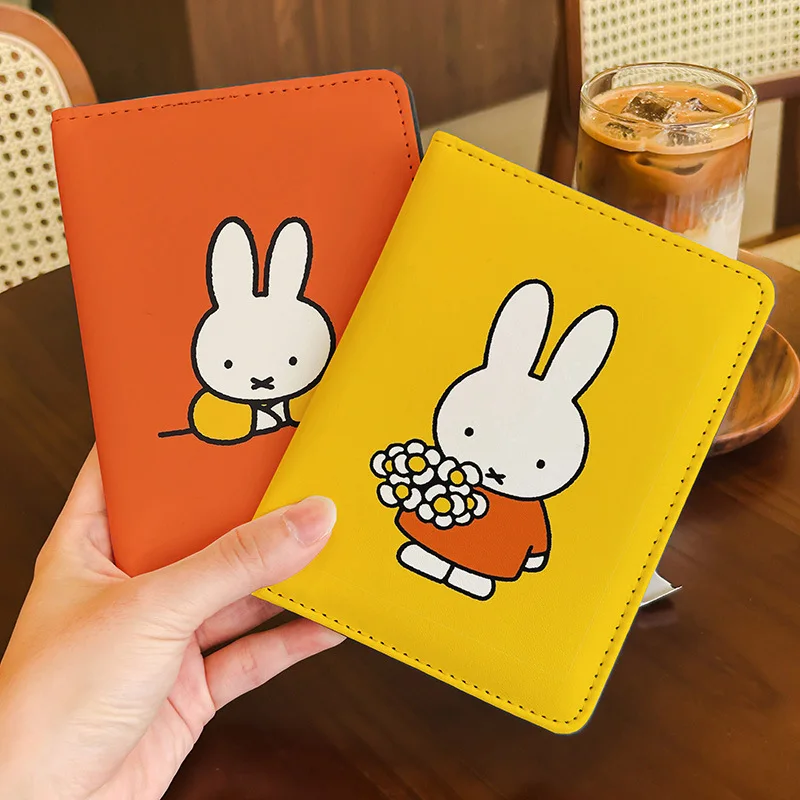Фото Милый чехол для карт Miffy, защитный чехол для удостоверений личности, многофункциональный держатель для паспорта и карт, портативный для путешествий за границу №2