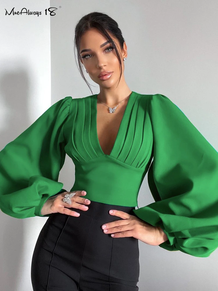 

Блузка женская плиссированная с глубоким V-образным вырезом и рукавами-фонариками