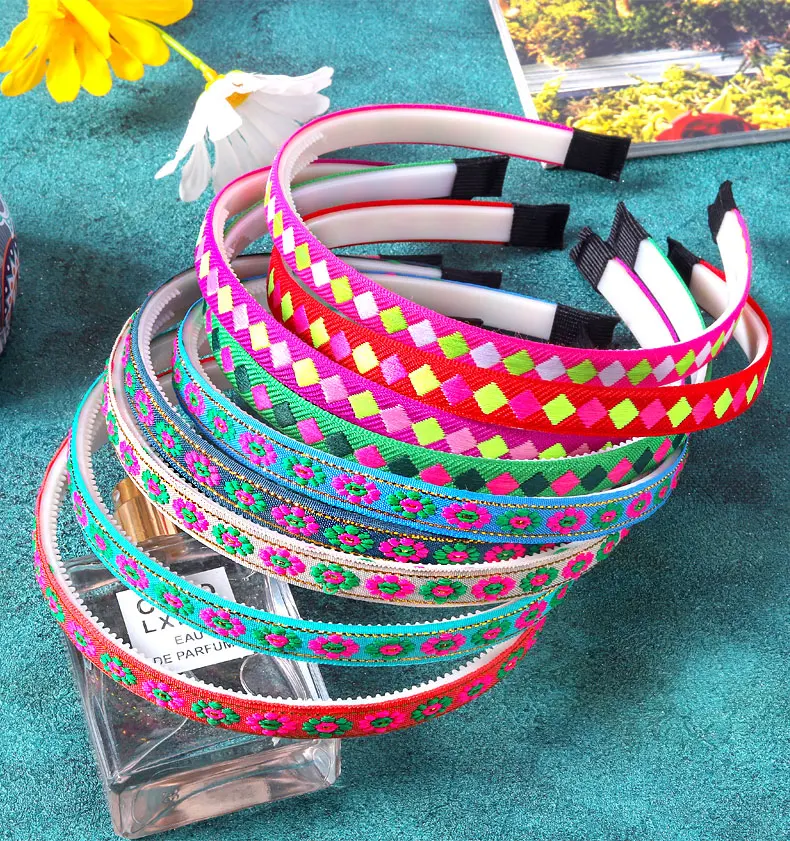 Рисунок 2 - Повязка на голову женская в национальном стиле