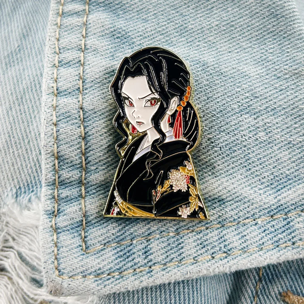Фото Muzan Kibutsuji женская форма эмалированная булавка Kimetsu no Yaiba злодеи значок аниме периферийные устройства №2