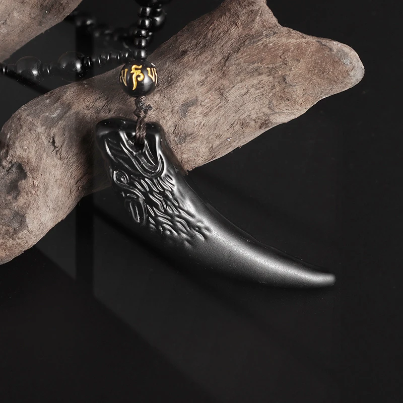 

Trendy Retro Simulation Obsidian Carved Wolf Tooth Shape Pendant Necklace for Men and Women Beaded Necklace Unique Jewelry Gift