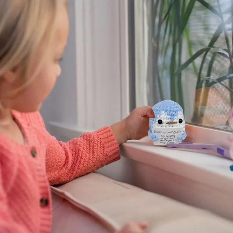 Вязаный крючком Пингвин Забавный положительный вязаный милый шерстяной