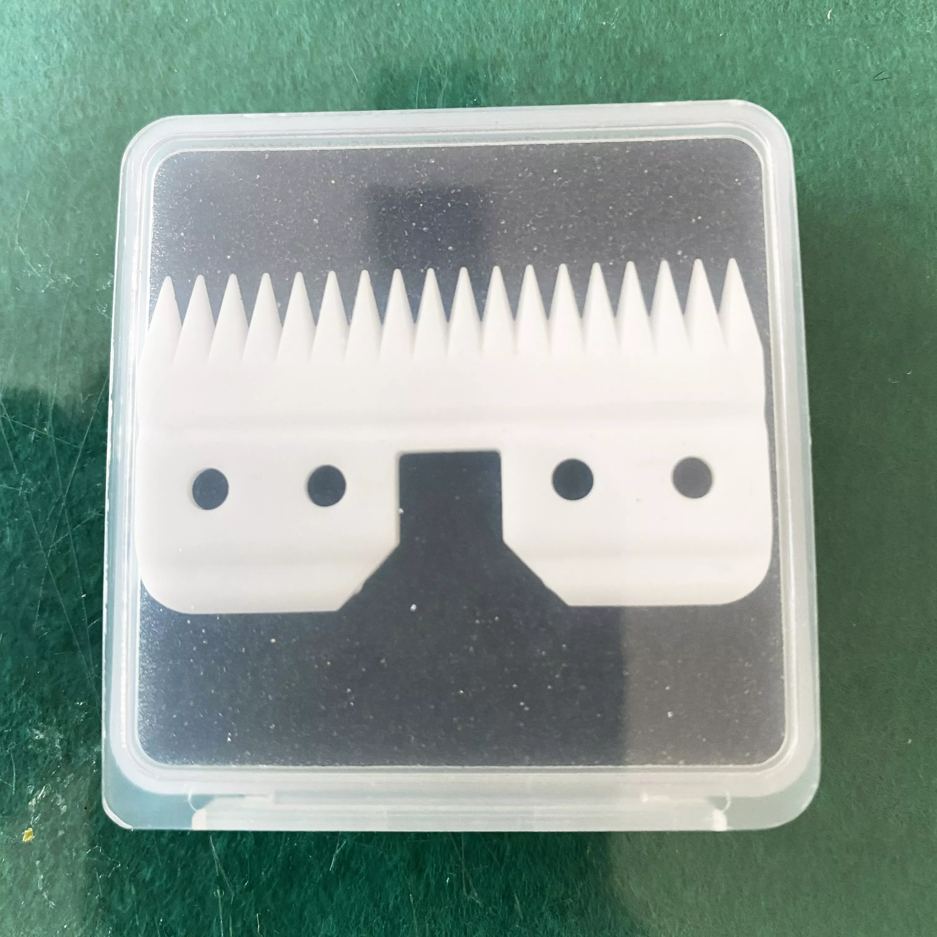 

10pcs/lot 18 teeth ceramic cutter dog grooming blade with box package