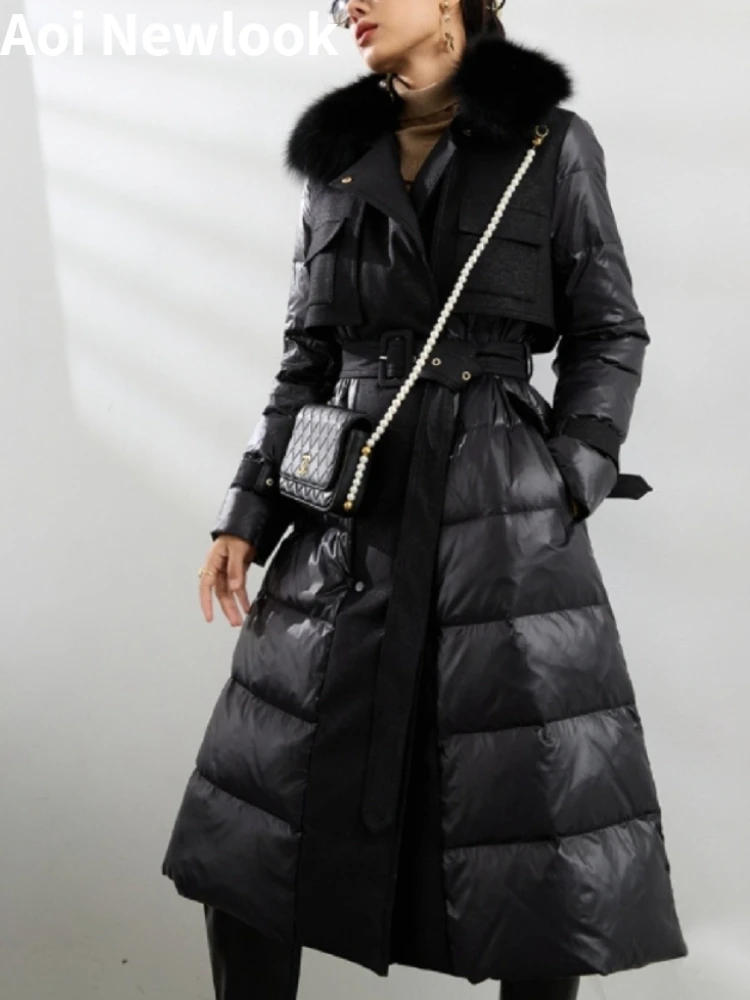 Женская зимняя куртка на белом утином пуху с воротником из лисьего меха