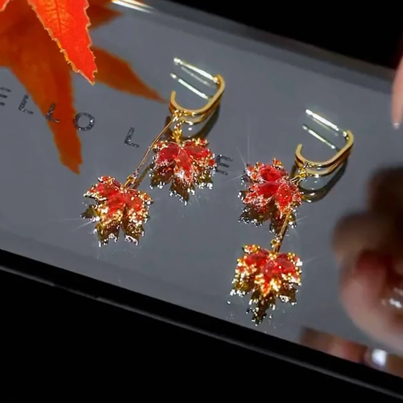 

Tiktok Boom Maple Leaf Tassel Stud Earrings High Fashion Goddess Fan Red Crystal Leaf Everything Matching Ear Accessories