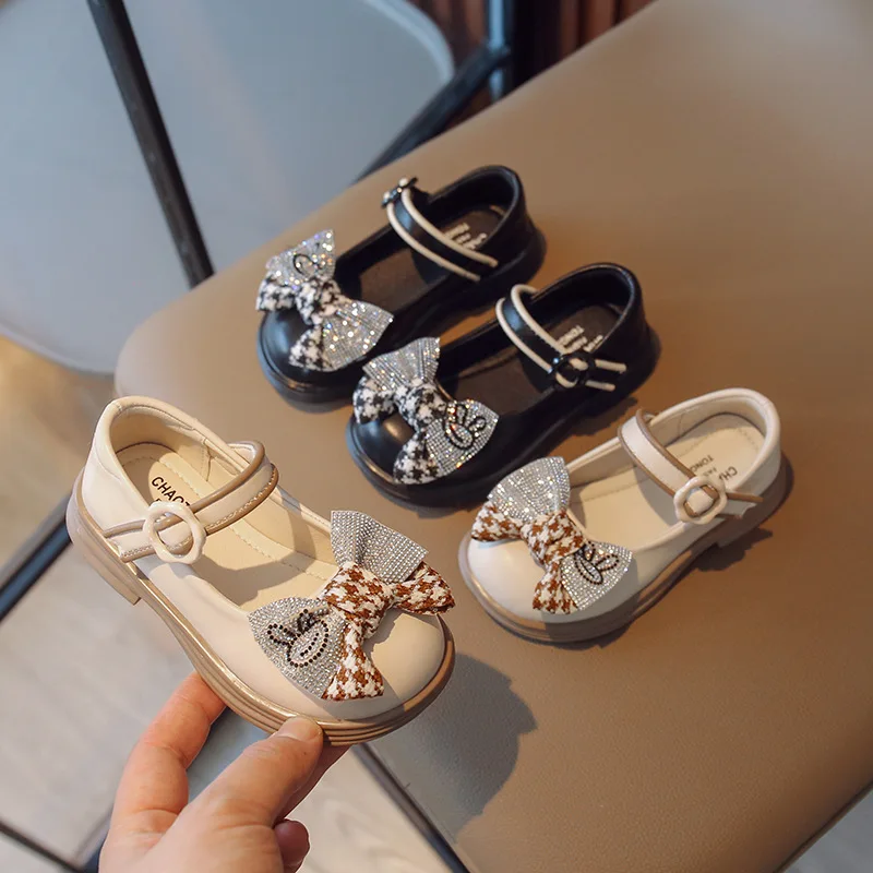 

New Girls Leather Single Shoes Children 2023 Bowtie Rhinestone Versatile Casual Kids Princess Mary Janes for Party Wedding Show