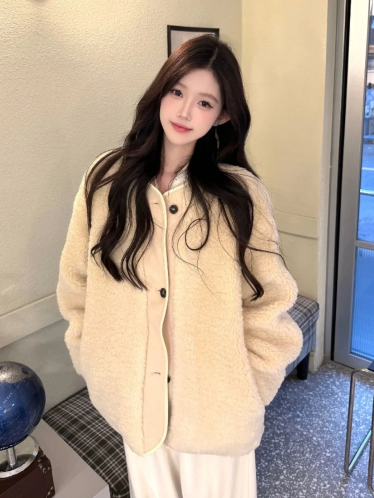 2024. Популярная в этом году верхняя одежда. Мех из овечьей шерсти. Интегрированный