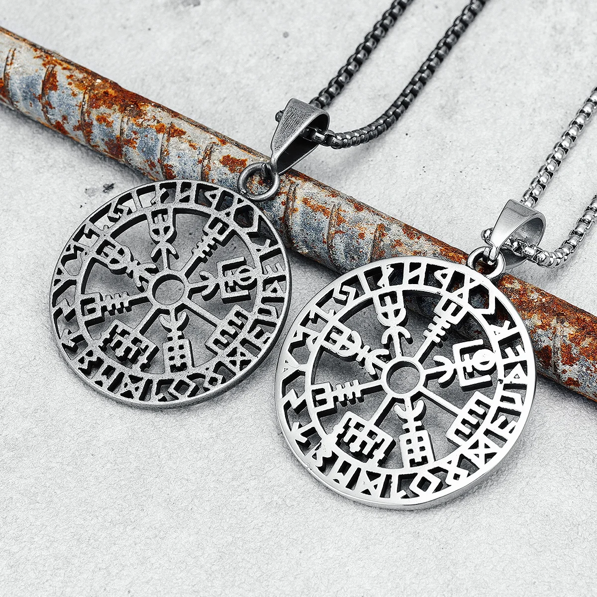 

Hollow Viking Compass Necklace 316L Stainless Steel Retro Runes Men Pendants Chains Punk Rock for Friend Male Jewelry Best Gift